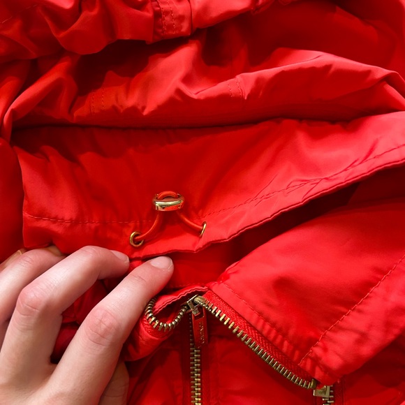 Calvin Klein Women’s Medium Red Water Resistant Jacket with Removable Hood - Picture 3 of 6